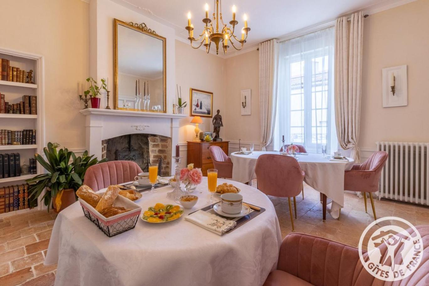 Le Griffon 1855 호텔 Saint-Laurent-Des-Autels 외부 사진